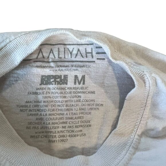 Aaliyah Graphic Tee Ripple Junction Musician Singer R&B Adult Sz. Medium Y2K - Picture 3 of 7